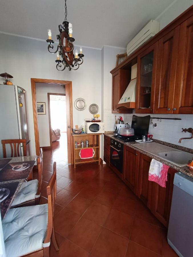 Il Viaggiante Mare 350 M - Quadrilocale - Centro Commerciale - Universita -Porto Costa Crociere E Corsica Ferries Савона Екстер'єр фото